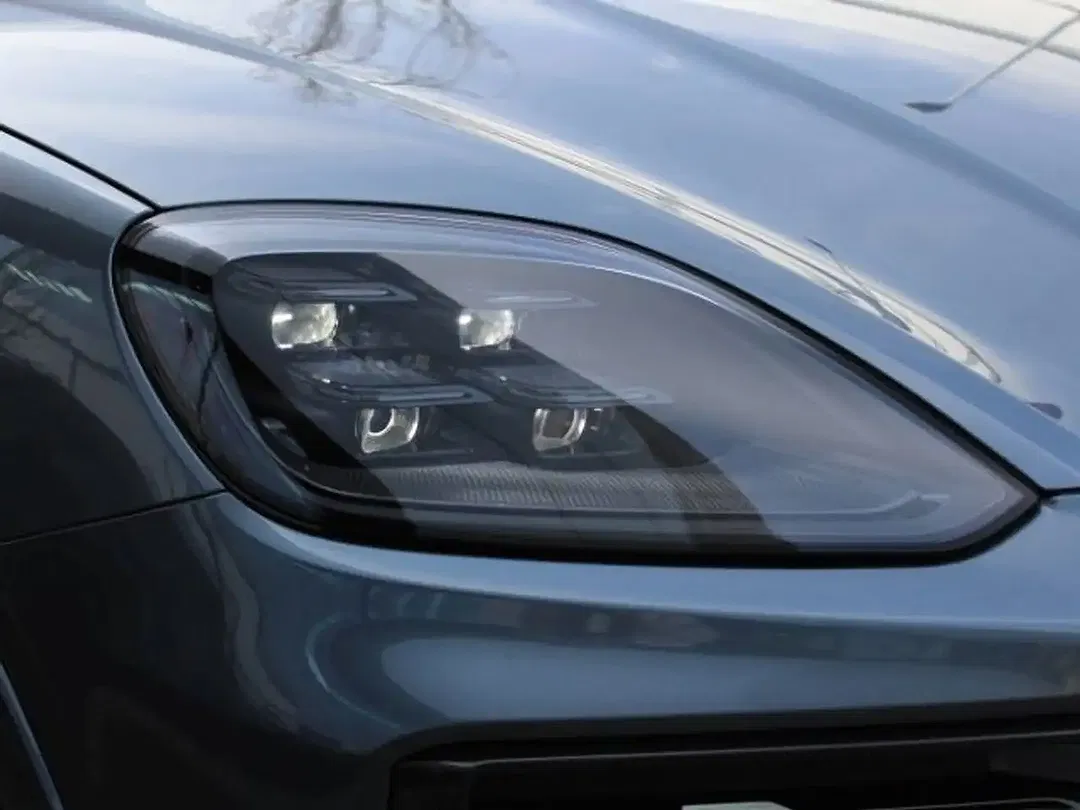 Porsche Cayenne - Thumbnail 7