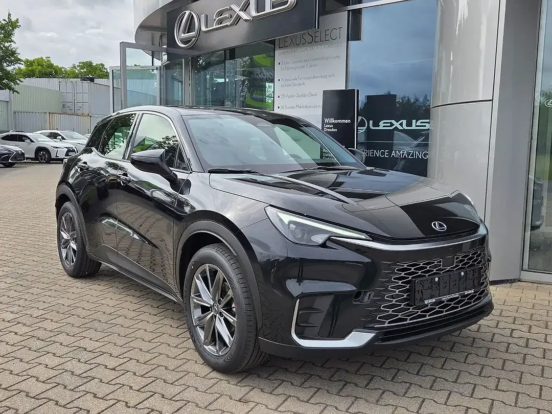 Lexus LBX - Thumbnail 1