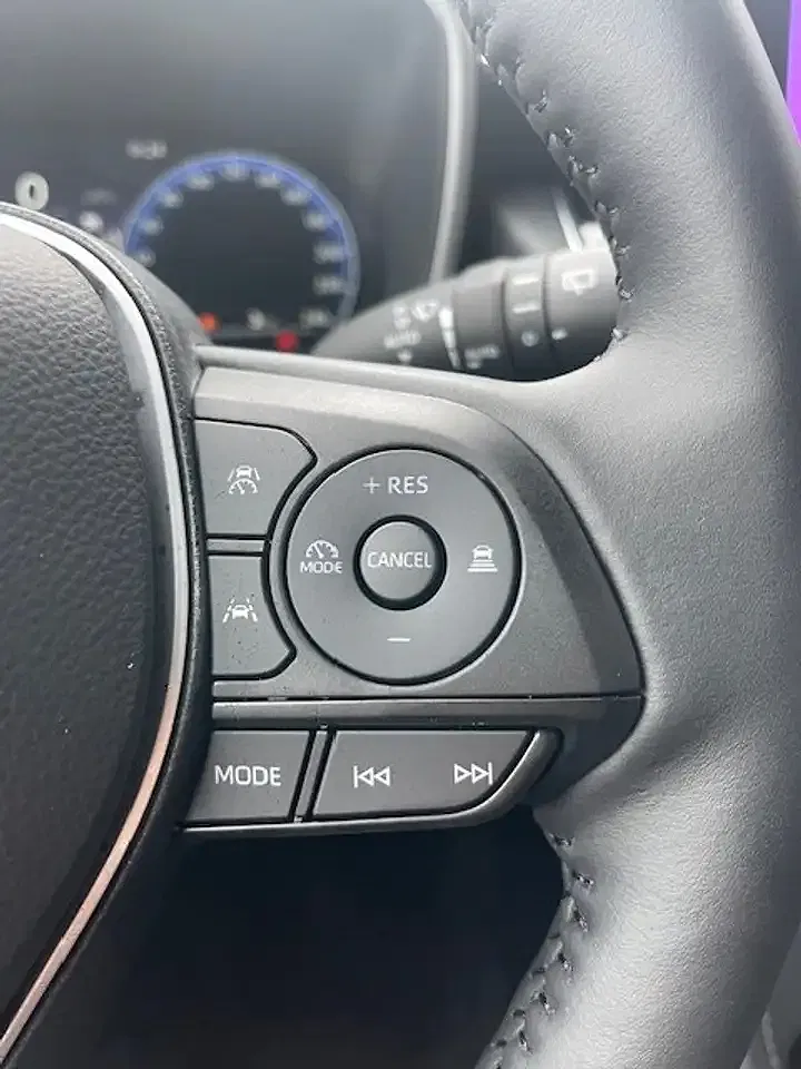 Toyota Corolla - Thumbnail 11