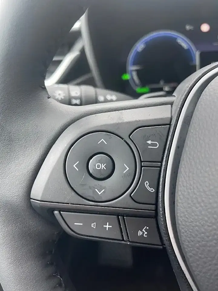 Toyota Corolla - Thumbnail 12