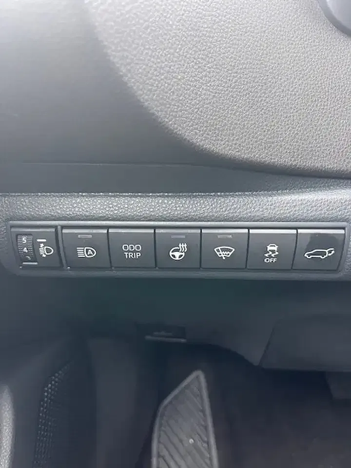 Toyota Corolla - Thumbnail 13