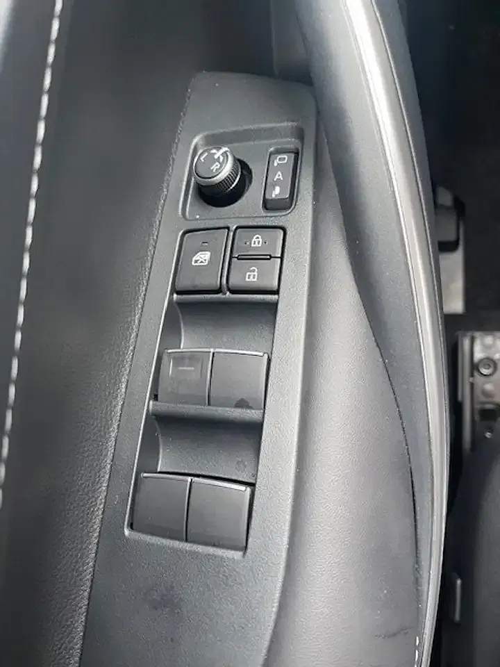 Toyota Corolla - Thumbnail 14