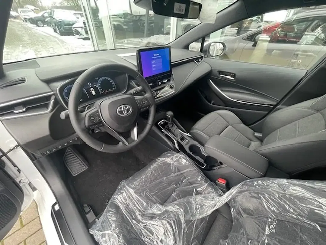 Toyota Corolla - Thumbnail 8