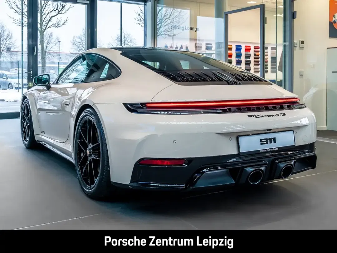 Porsche 992 - Thumbnail 6