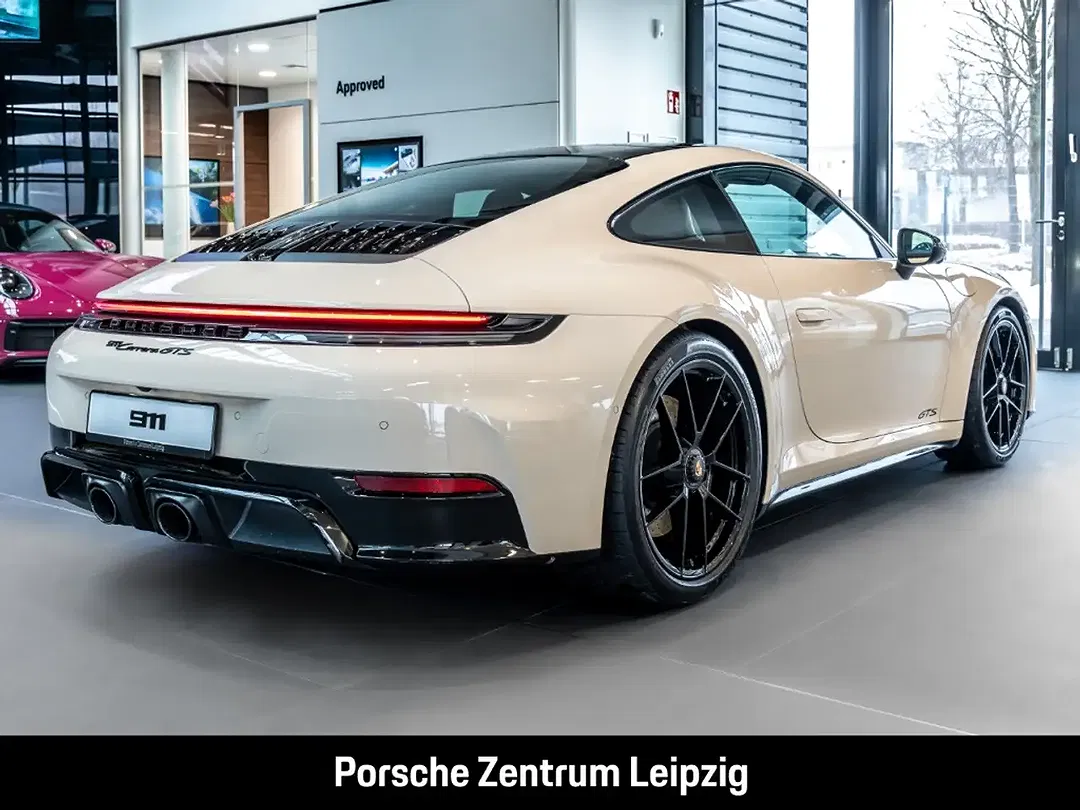 Porsche 992 - Thumbnail 9