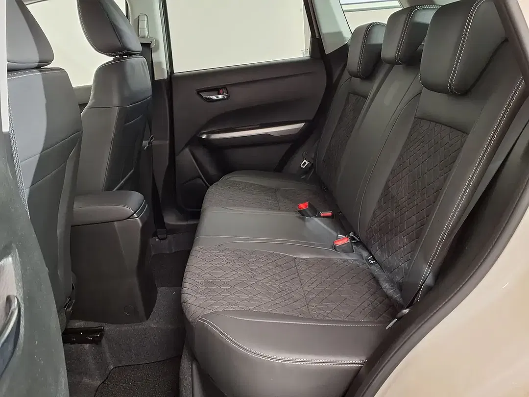 Suzuki Vitara - Thumbnail 10