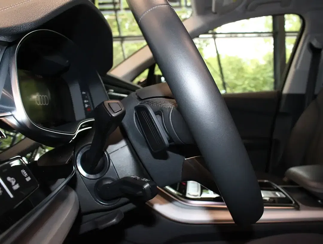 Audi Q7 - Thumbnail 15