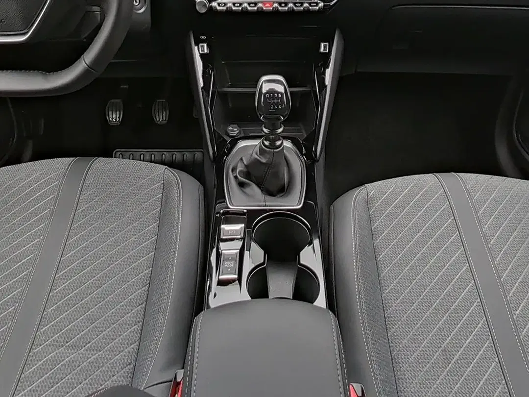 Peugeot 208 - Thumbnail 12