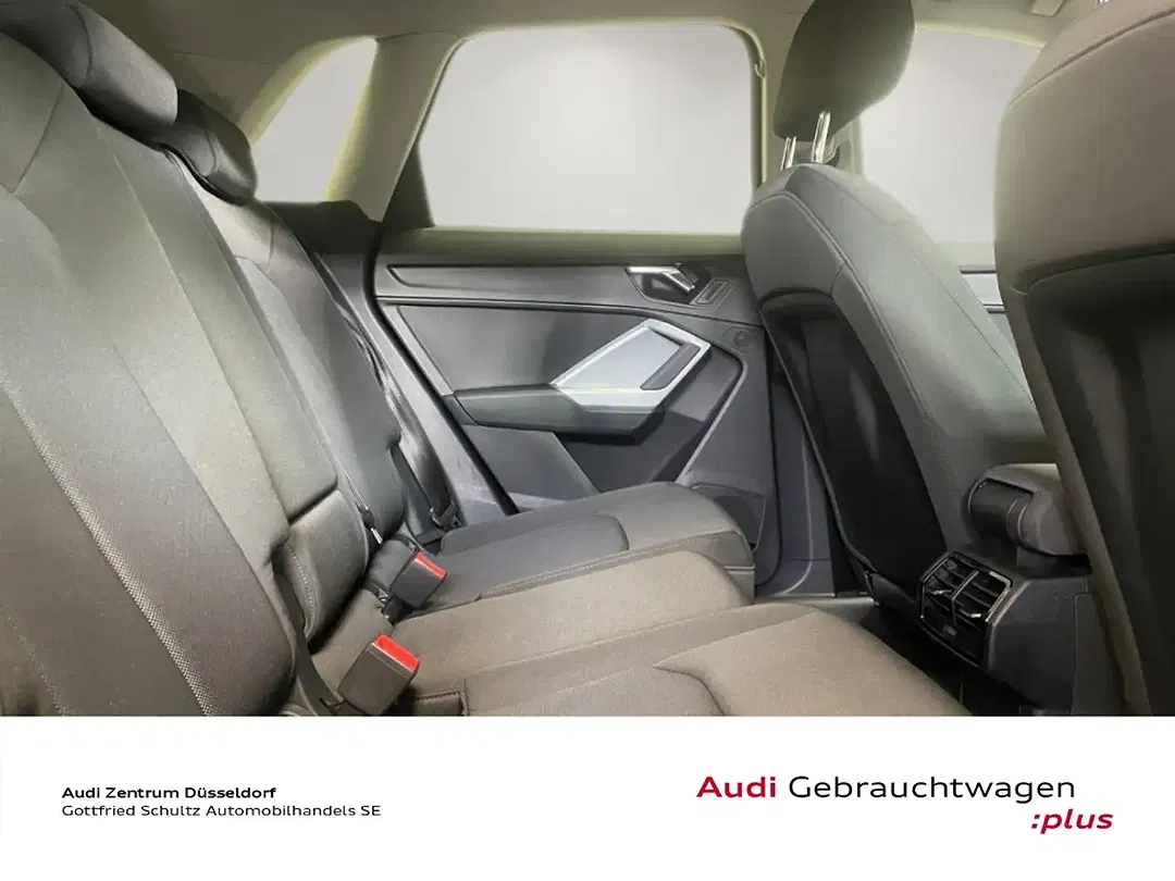 Audi Q3 - Thumbnail 8