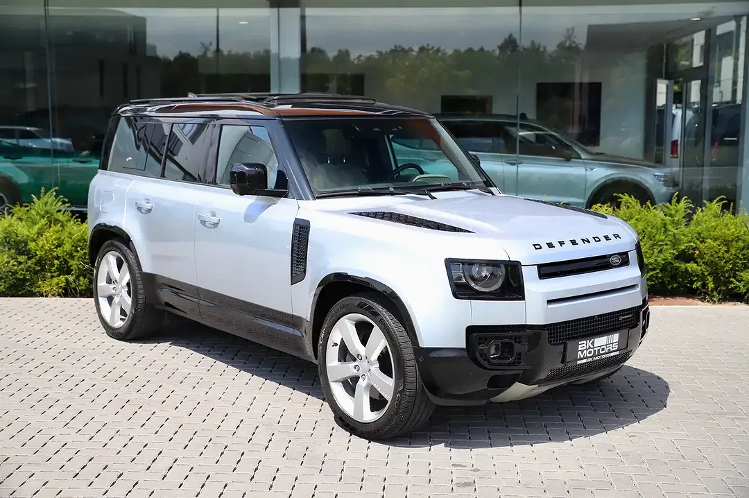 Land Rover Defender - Thumbnail 2
