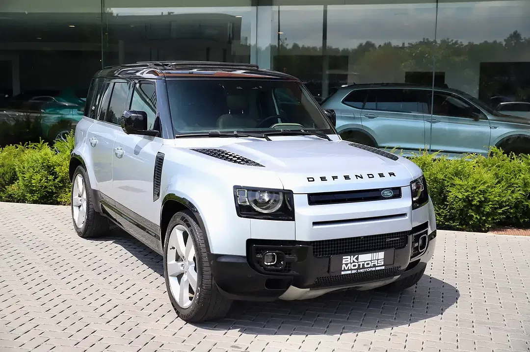 Land Rover Defender - Thumbnail 3