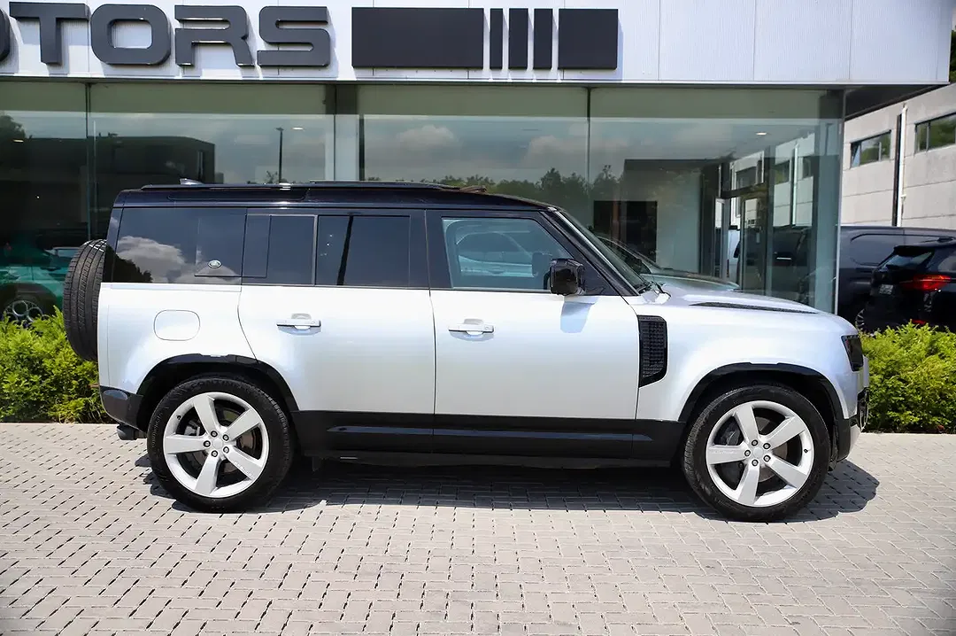 Land Rover Defender - Thumbnail 6