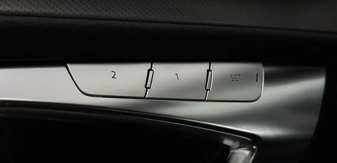 Audi A6 - Thumbnail 15