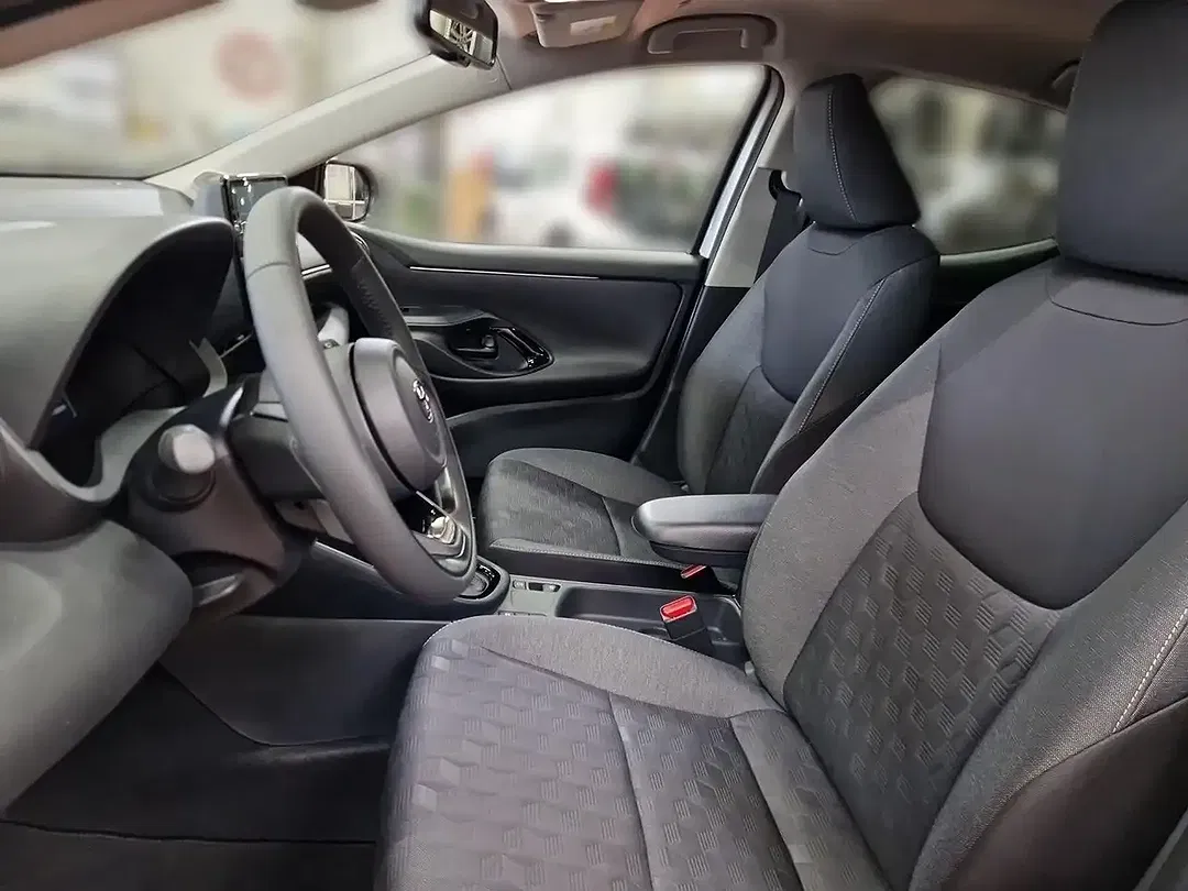 Toyota Corolla - Thumbnail 10