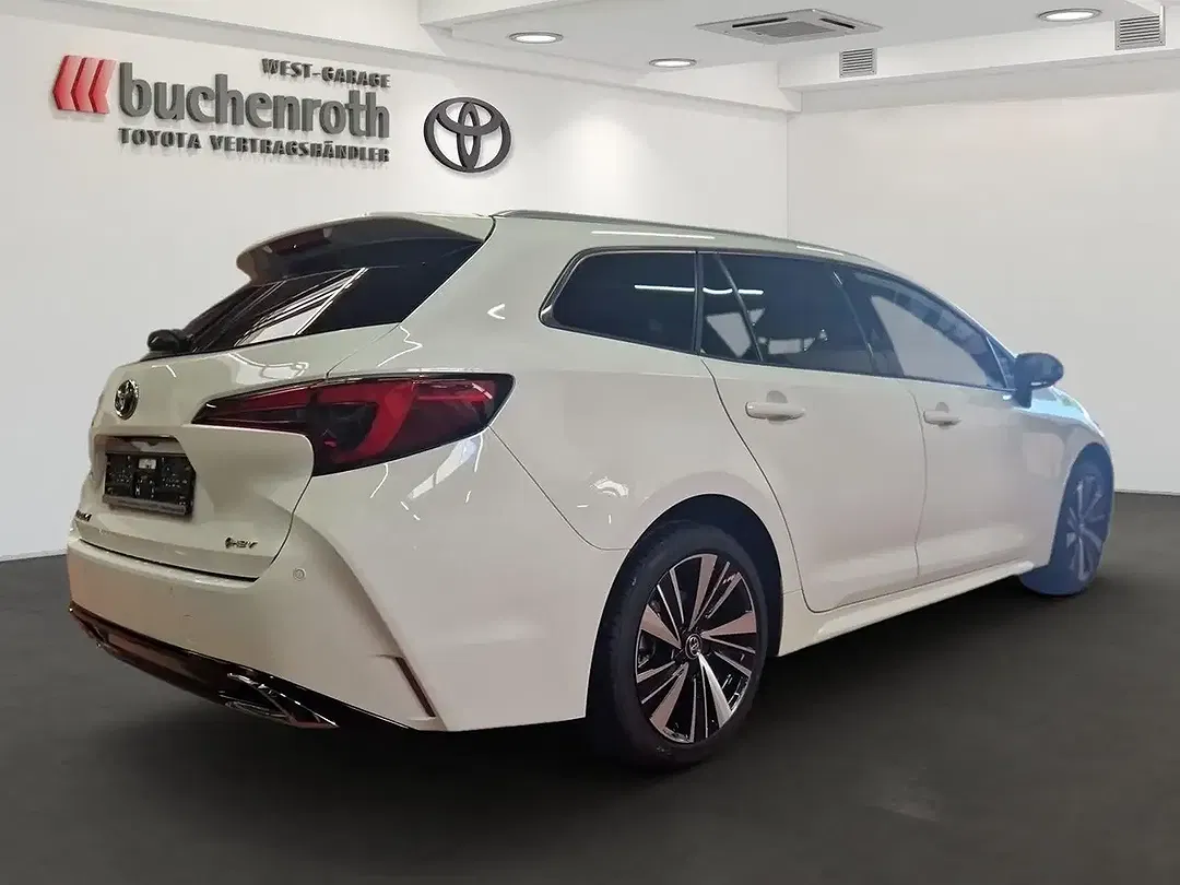 Toyota Corolla - Thumbnail 5