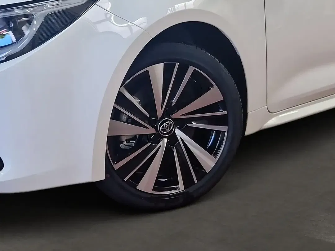 Toyota Corolla - Thumbnail 9