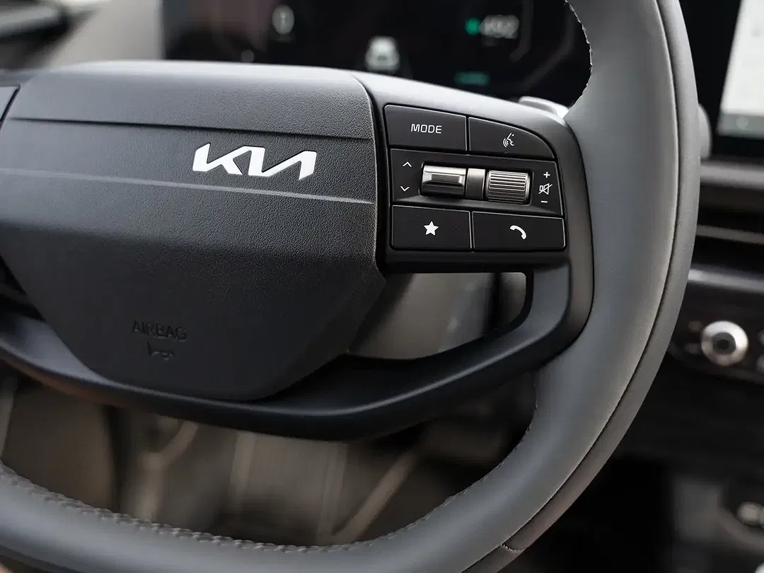 Kia EV6 - Thumbnail 11