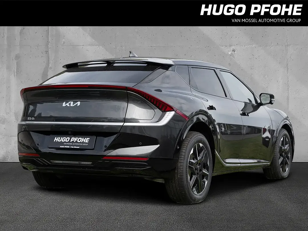 Kia EV6 - Thumbnail 2