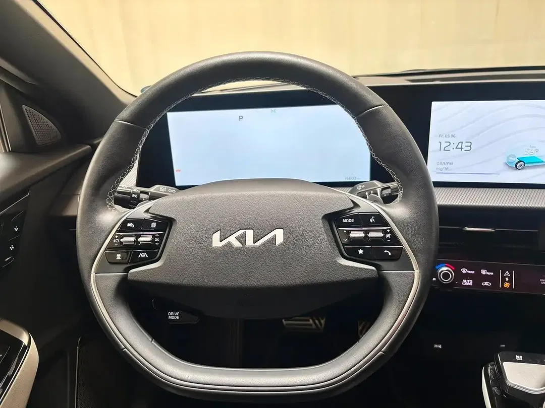 Kia EV6 - Thumbnail 10