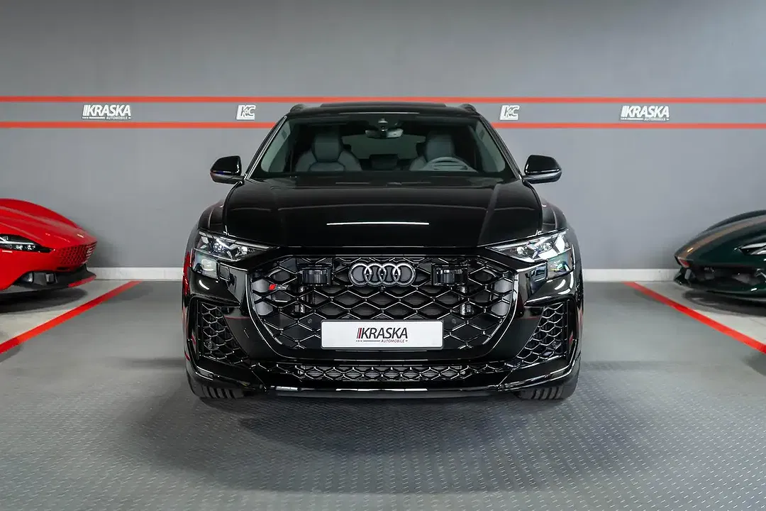 Audi RS Q8 - Thumbnail 4