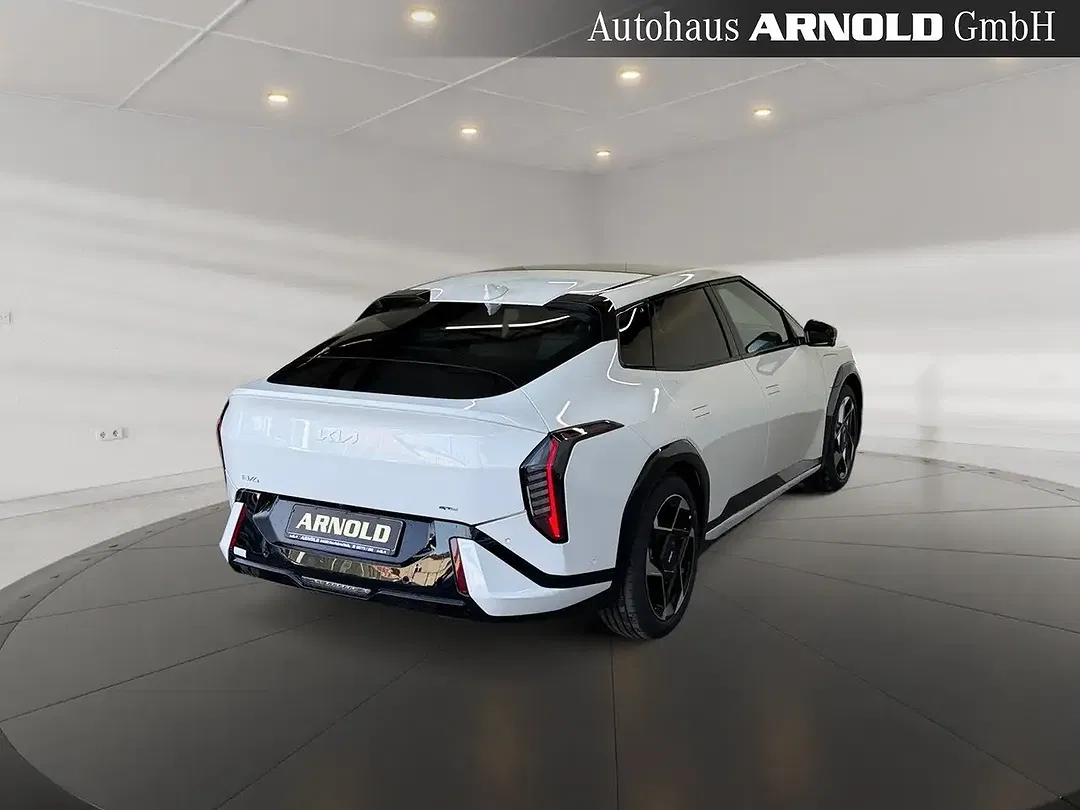 Kia EV4 - Thumbnail 4