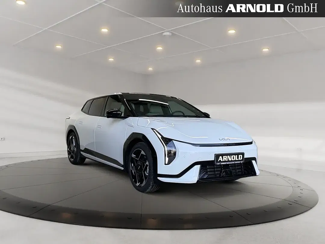 Kia EV4 - Thumbnail 6