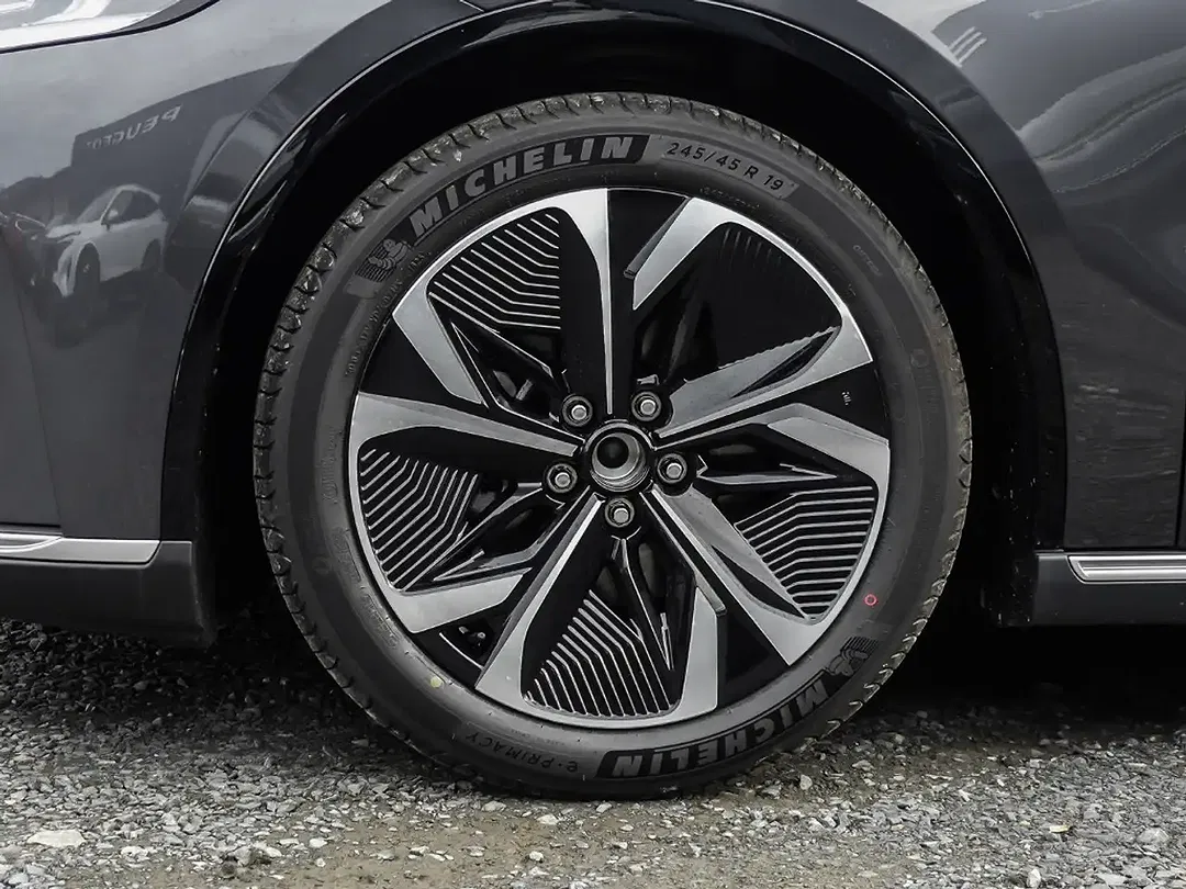 Mazda 6 - Thumbnail 3