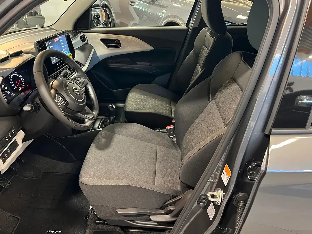 Suzuki Swift - Thumbnail 10
