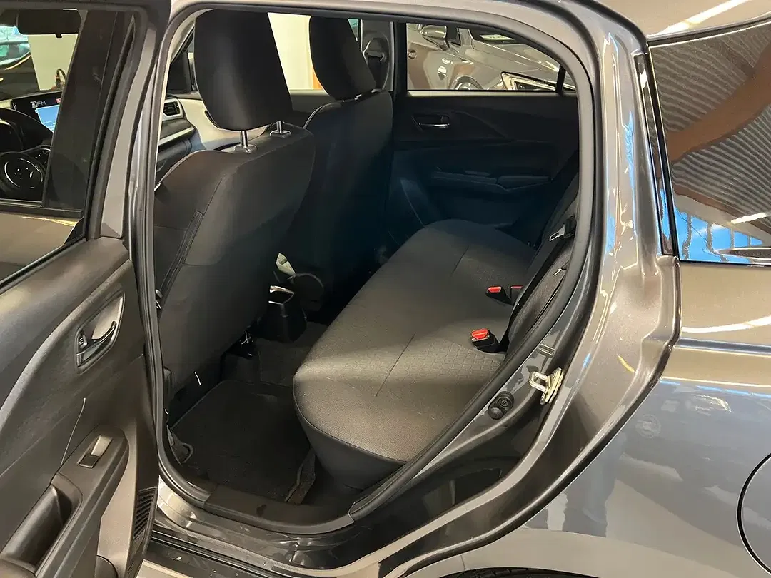Suzuki Swift - Thumbnail 12