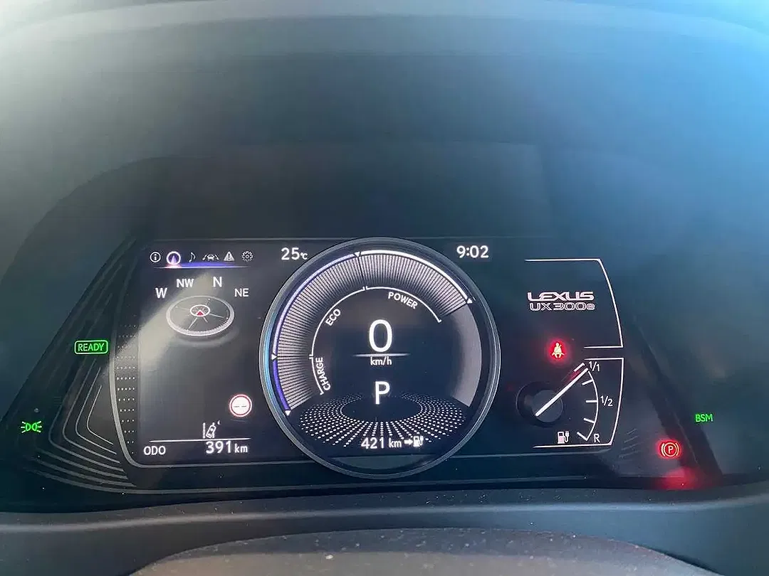 Lexus UX 300e - Thumbnail 12