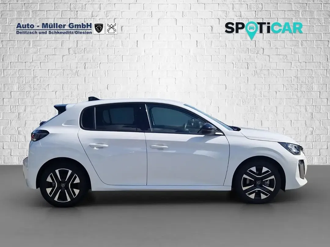 Peugeot 208 - Thumbnail 4