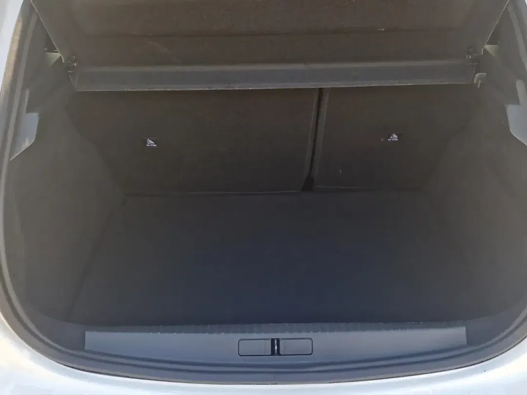 Peugeot 208 - Thumbnail 7