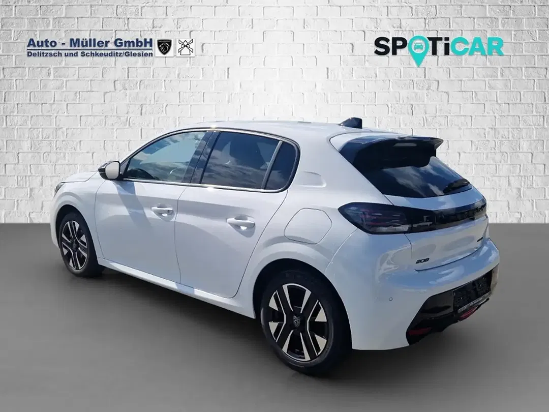 Peugeot 208 - Thumbnail 8