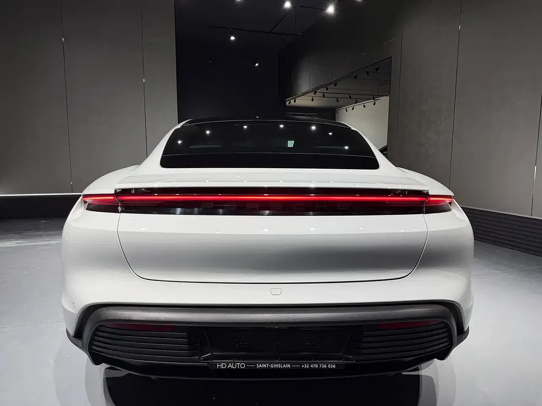 Porsche Taycan - Thumbnail 14
