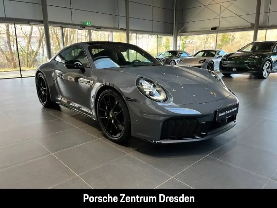 Porsche 992 - Thumbnail 11