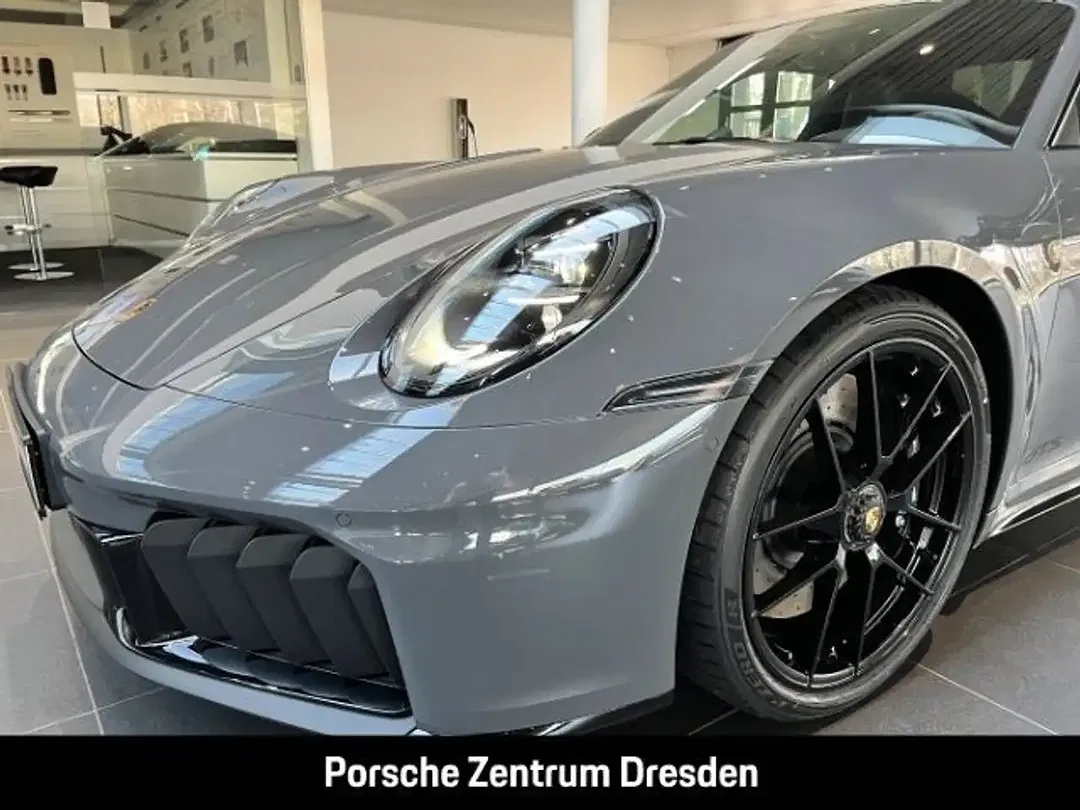Porsche 992 - Thumbnail 12