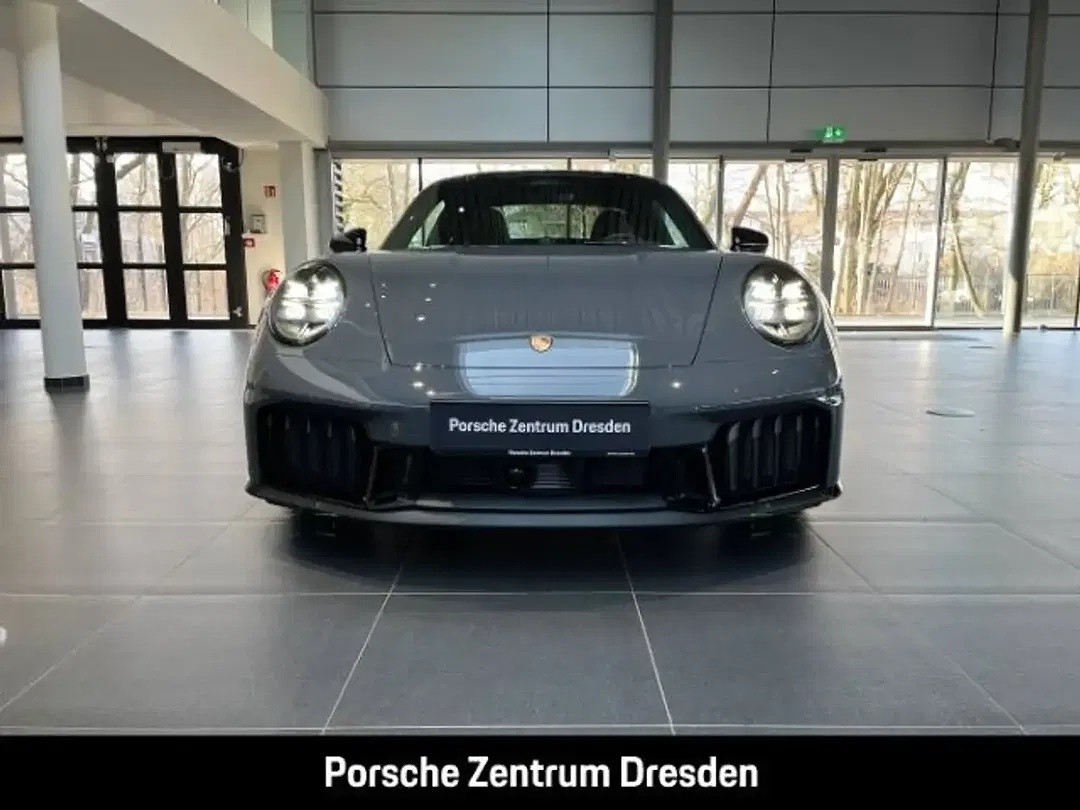 Porsche 992 - Thumbnail 6