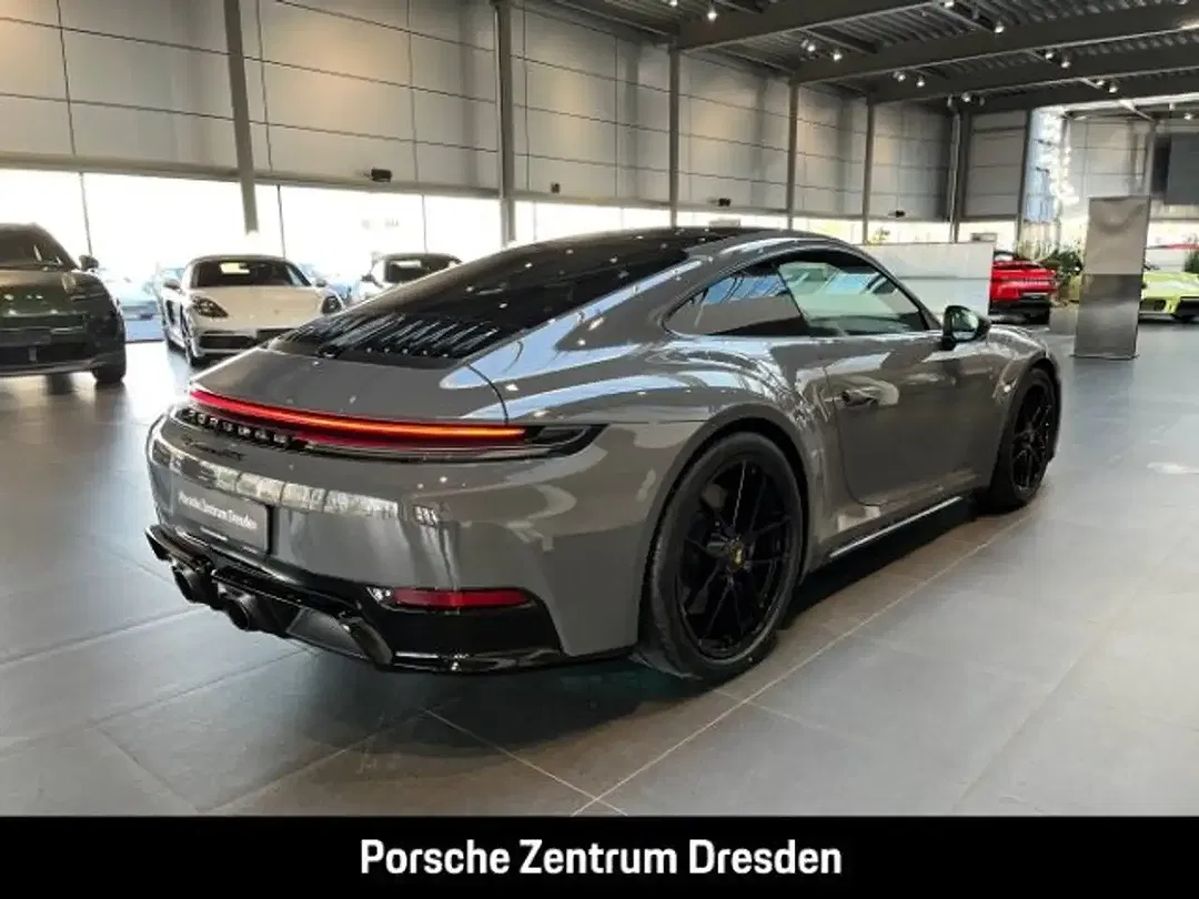 Porsche 992 - Thumbnail 9