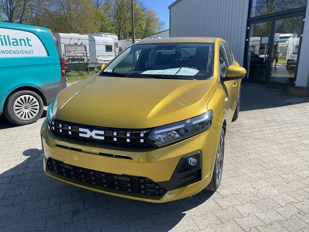 Dacia Sandero - Thumbnail 1