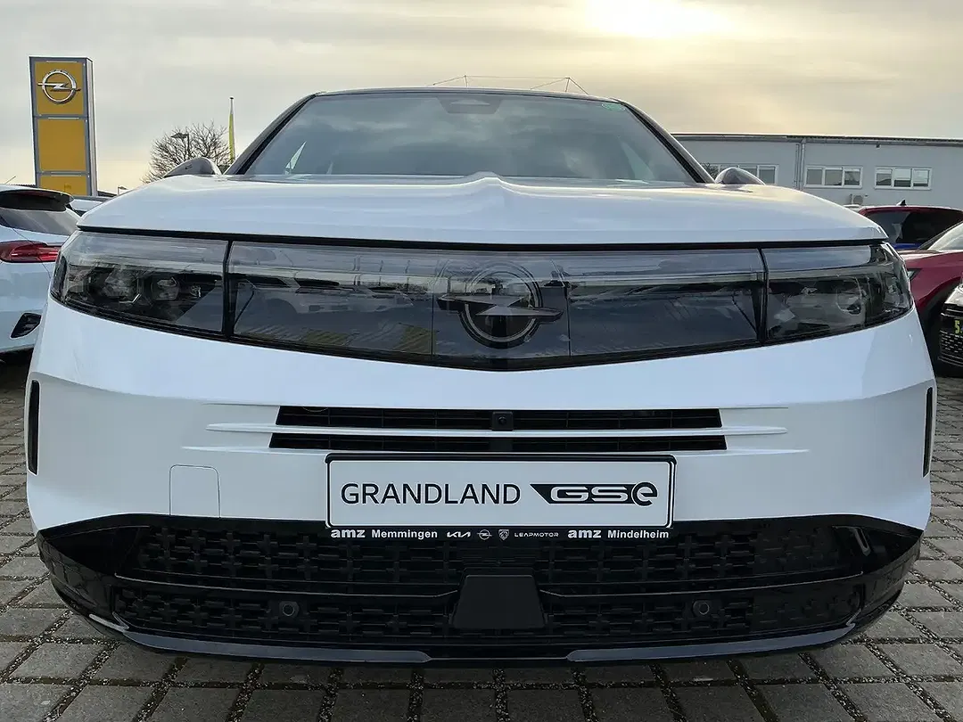 Opel Grandland - Thumbnail 2