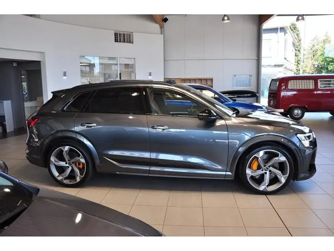 Audi SQ8 e-tron - Thumbnail 2