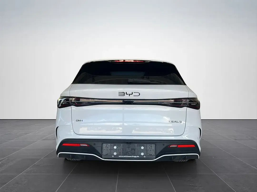 BYD Seal 6 - Thumbnail 4