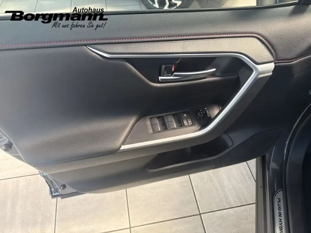 Toyota RAV 4 - Thumbnail 10