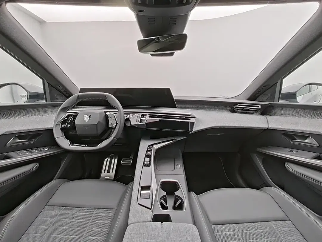 Peugeot 5008 - Thumbnail 9