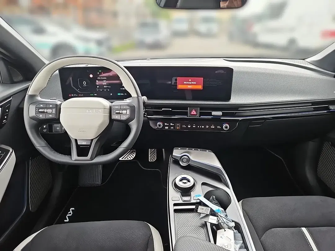 Kia EV6 - Thumbnail 10