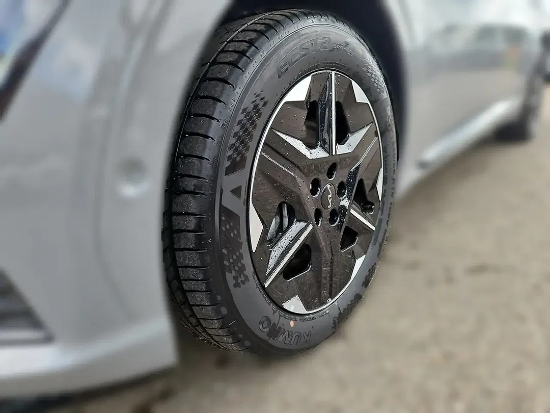 Kia EV6 - Thumbnail 4