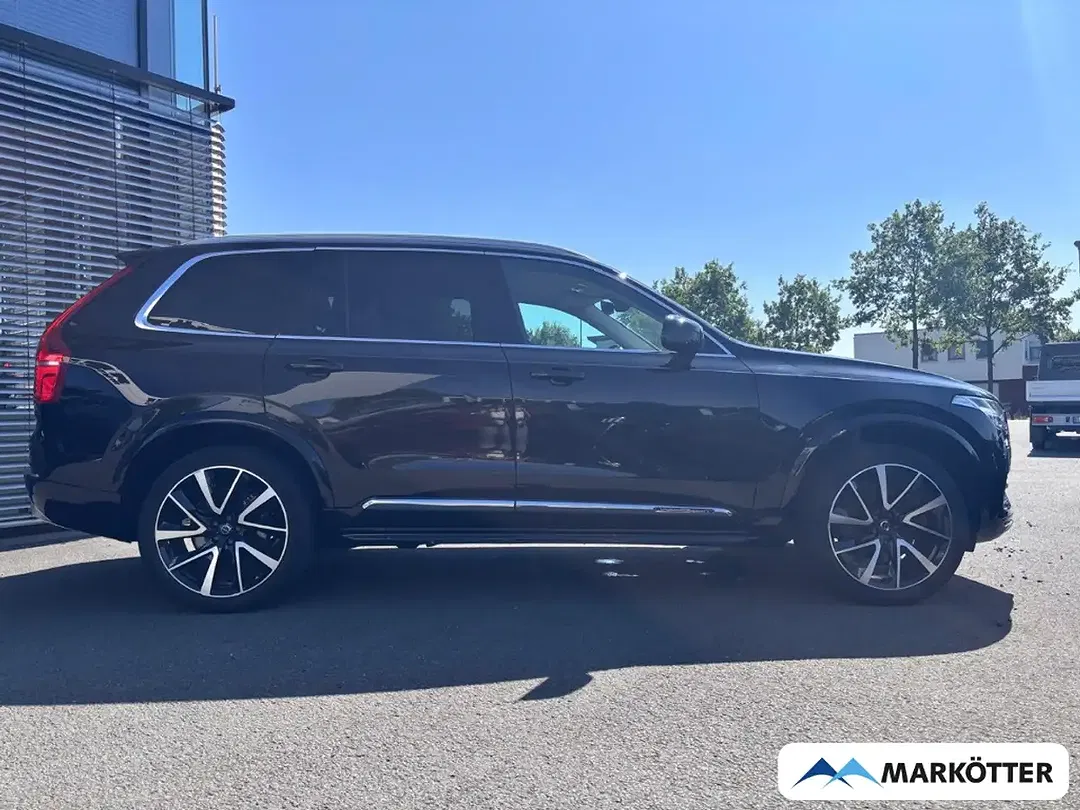 Volvo XC90 - Thumbnail 3