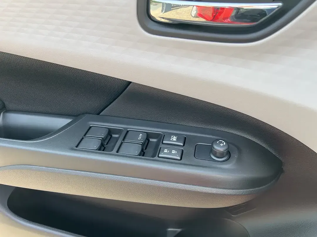 Suzuki Swift - Thumbnail 17