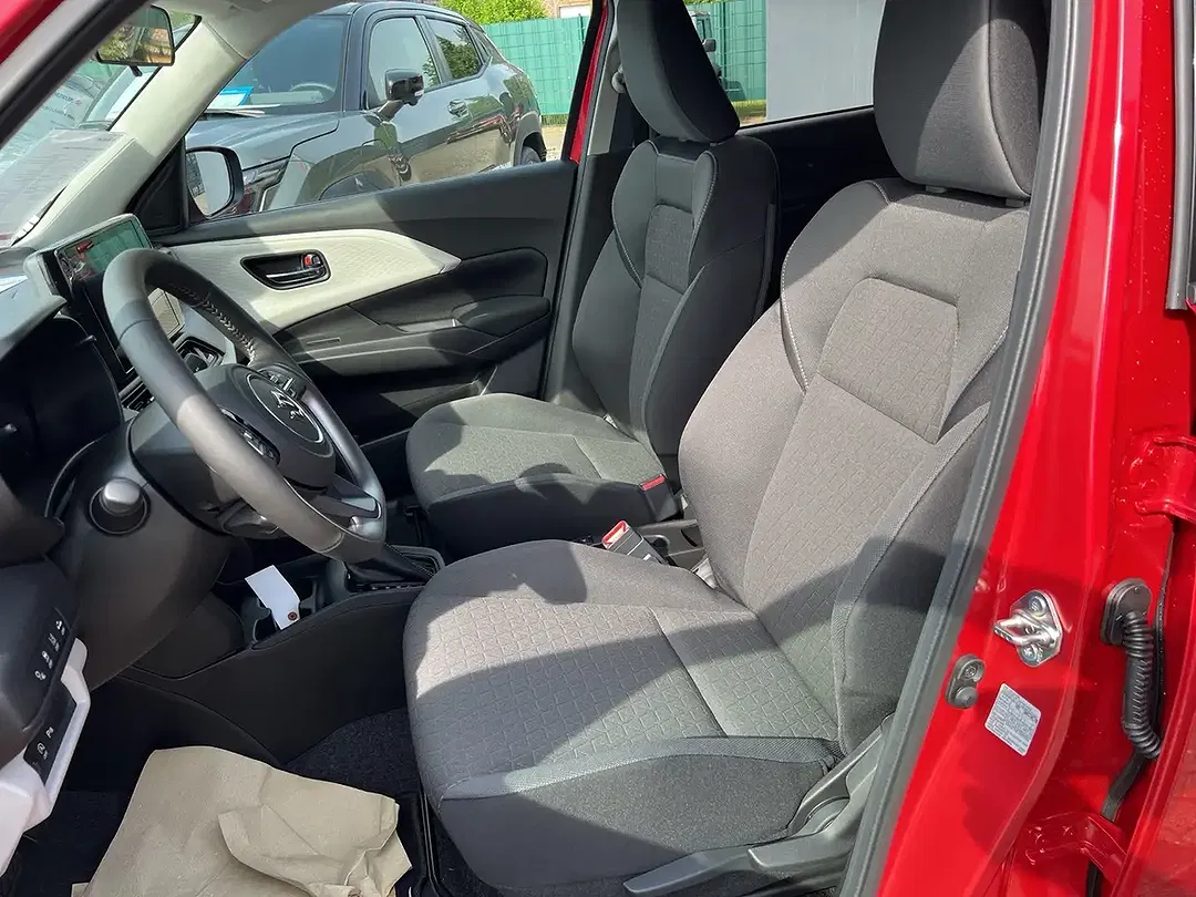 Suzuki Swift - Thumbnail 5