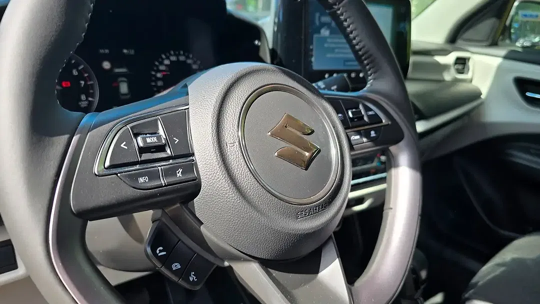Suzuki Swift - Thumbnail 10